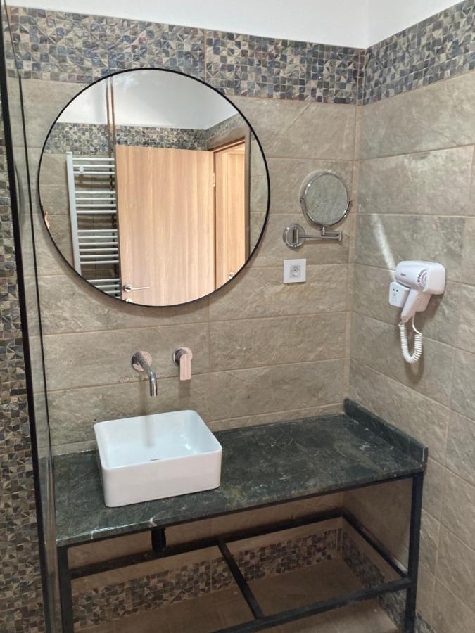 Apartment Milos Belgrado Esterno foto