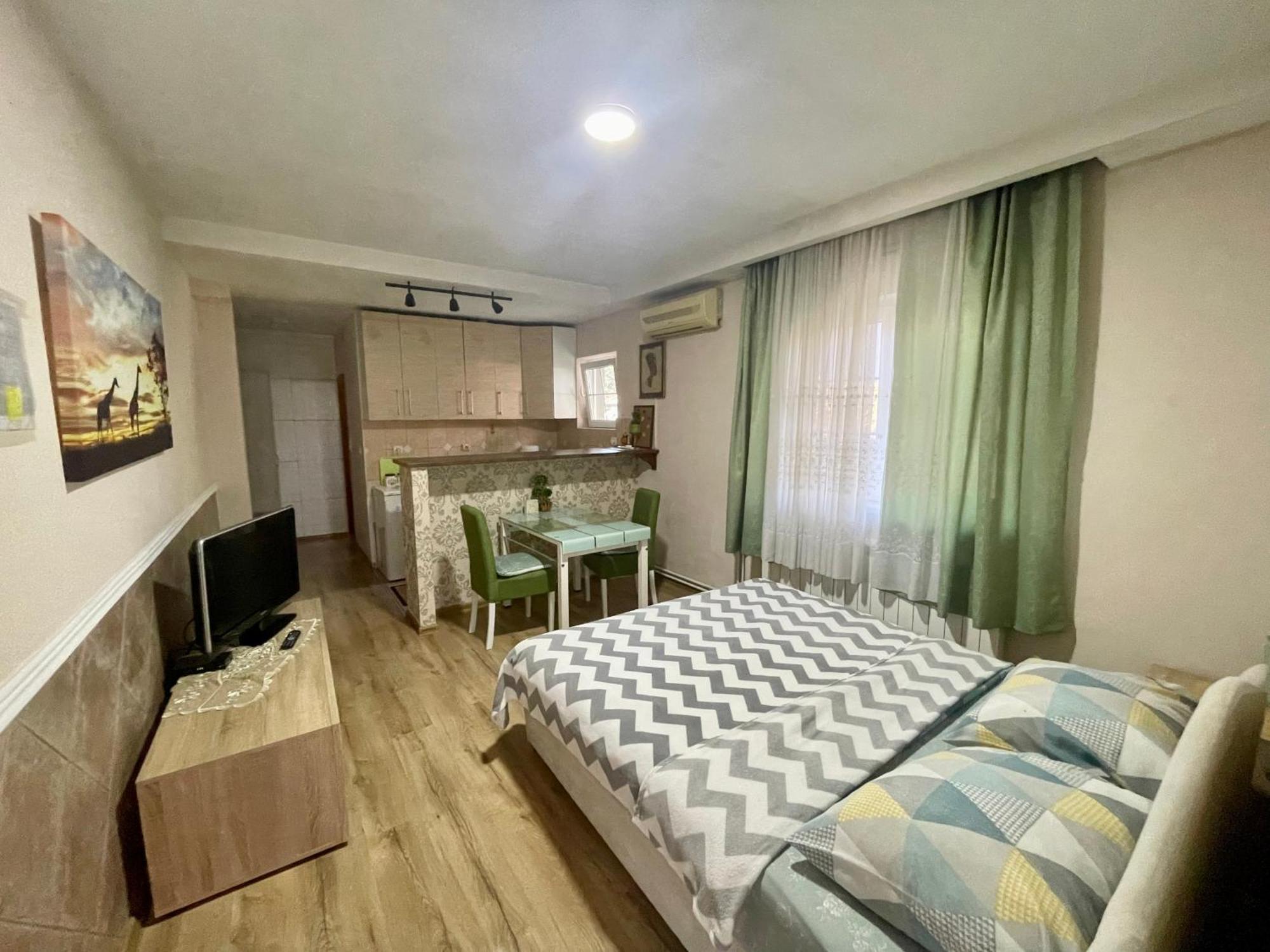 Apartment Milos Belgrado Esterno foto